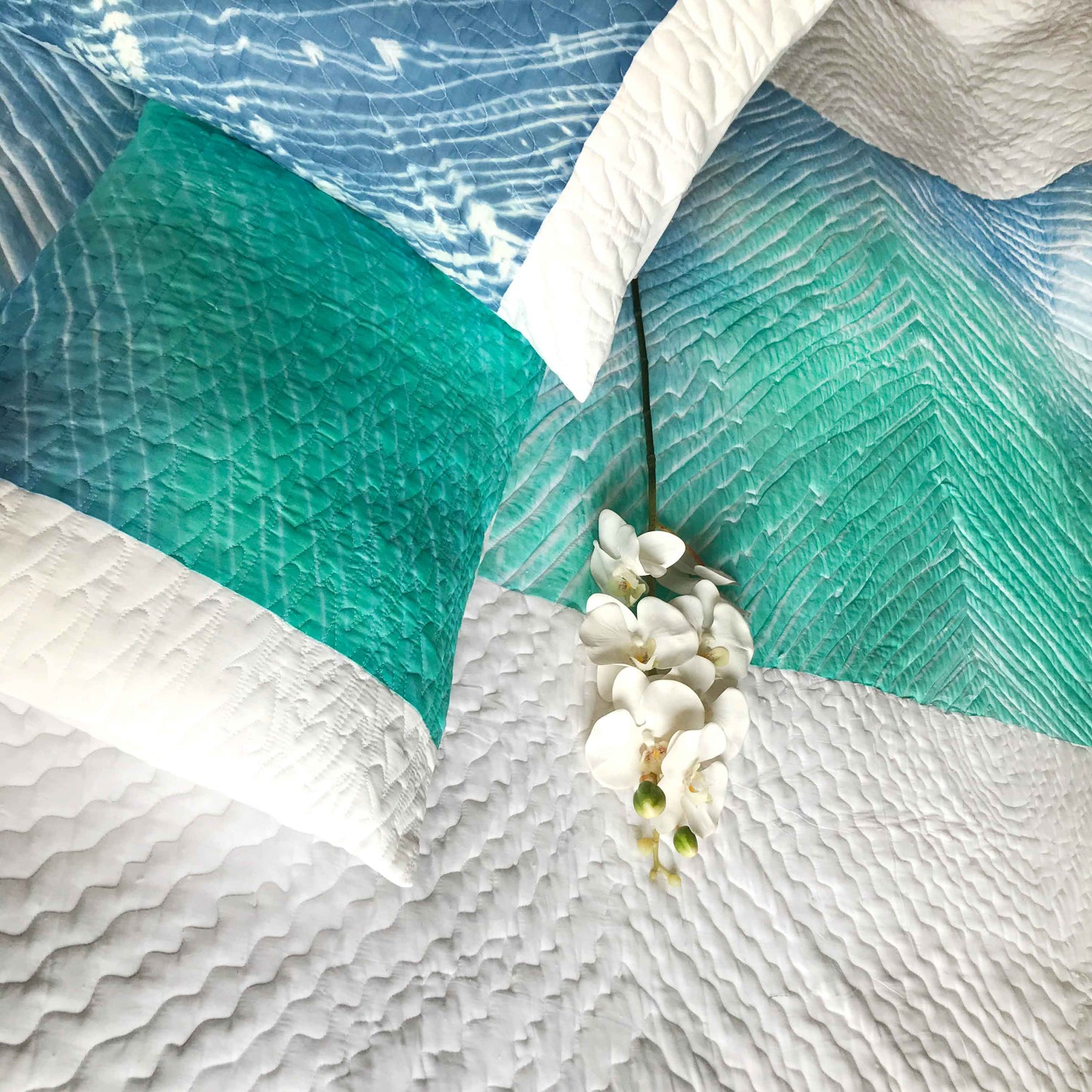 CAROL COLOUR CASCADE SHIBORI SHABANG QUILTED BEDCOVER SET
