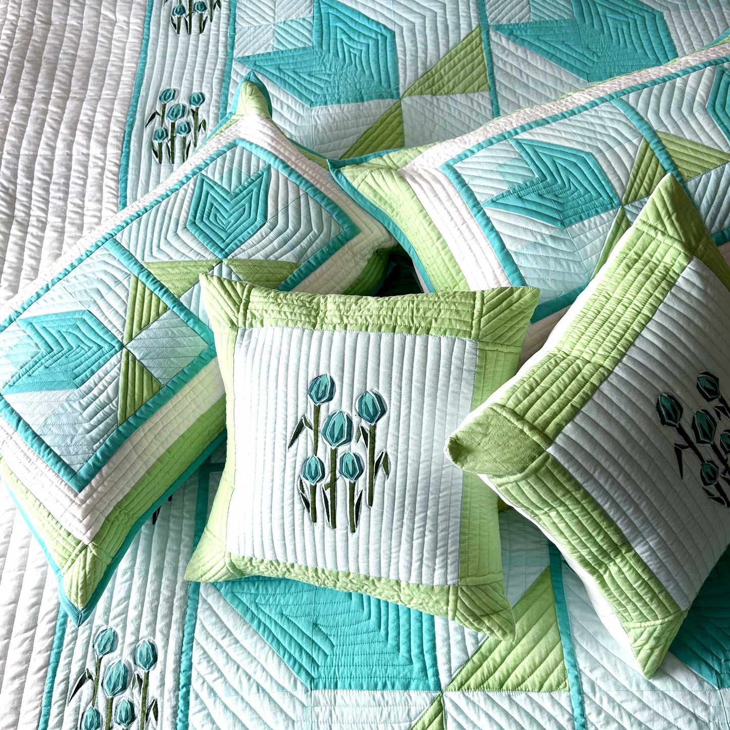 NELLIE HELLO NEW YORK PATCHWORK QUILTED BEDCOVER SET