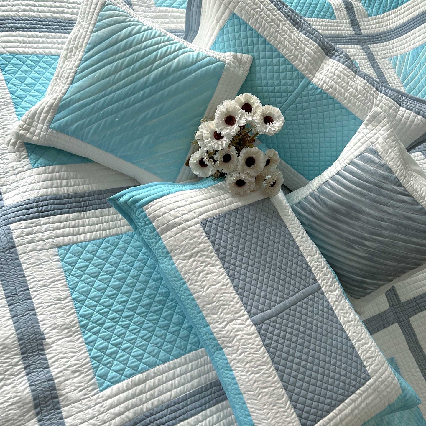 NEOMI HELLO NEW YORK PATCHWORK QUILTED BEDCOVER SET