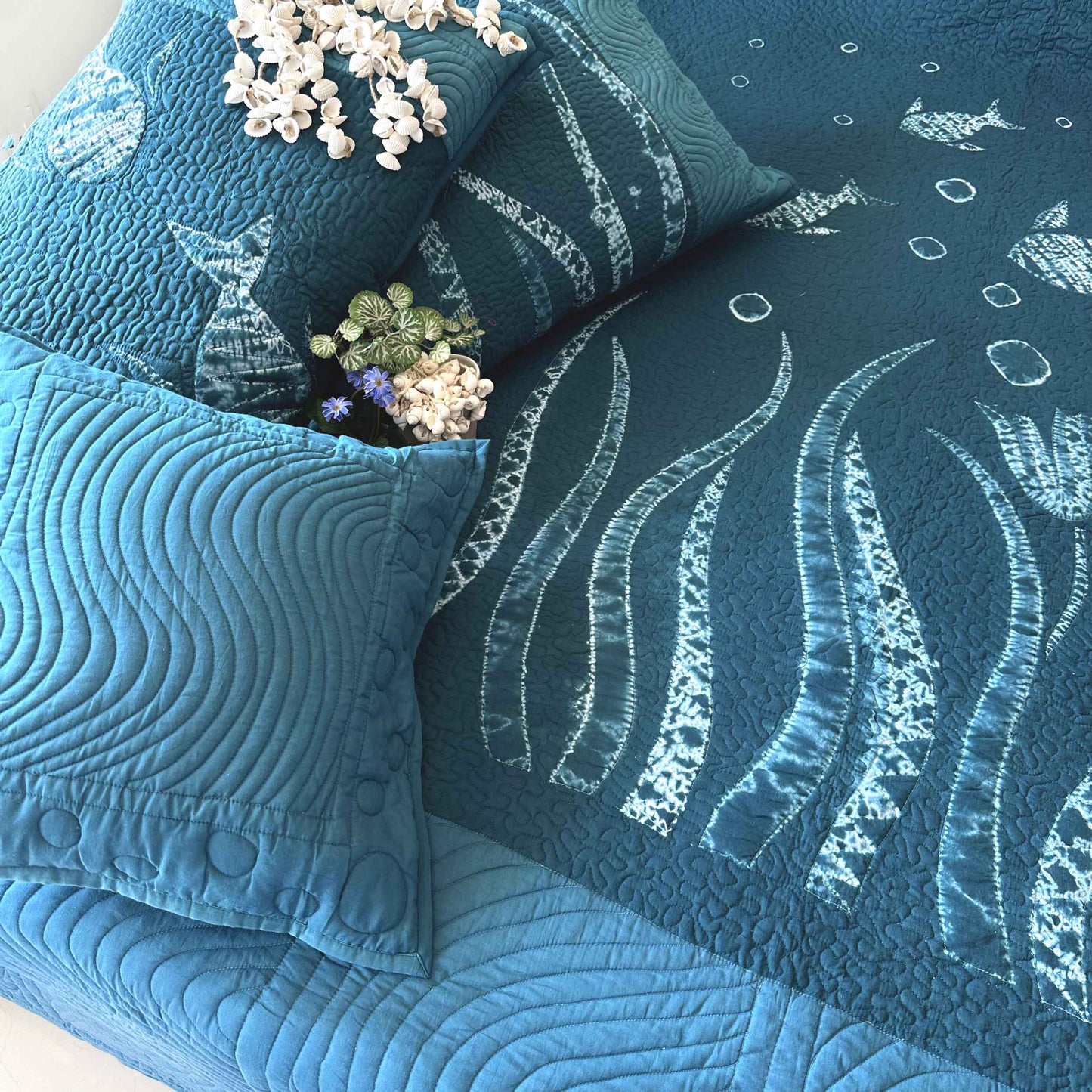 LOGAN POETRY IN NATURE NUI SHIBORI OMBRE QUILTED BEDCOVER SET