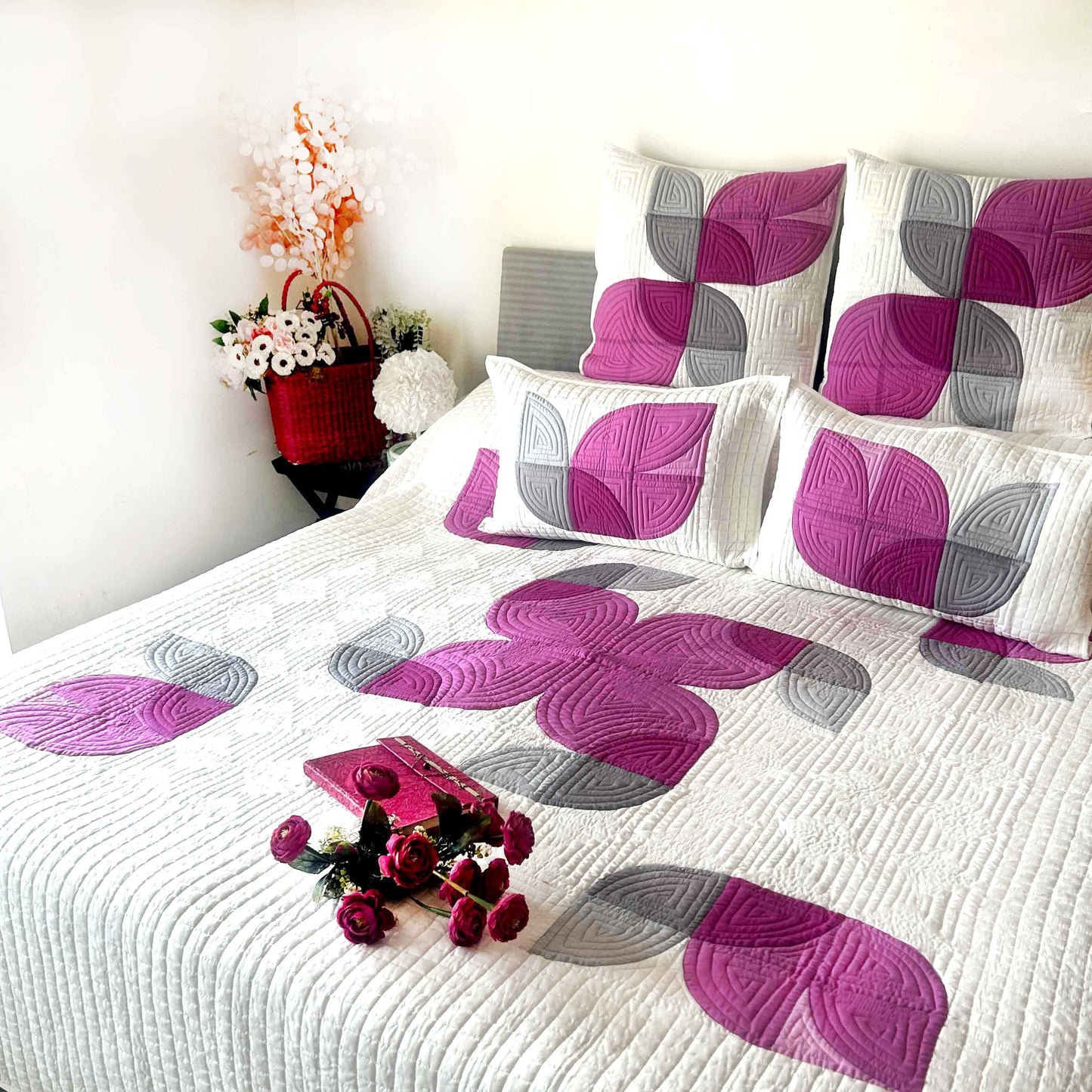 DELAINIE TULIPS OF KASHMIR PATCHWORK QUILTED BEDCOVER SET