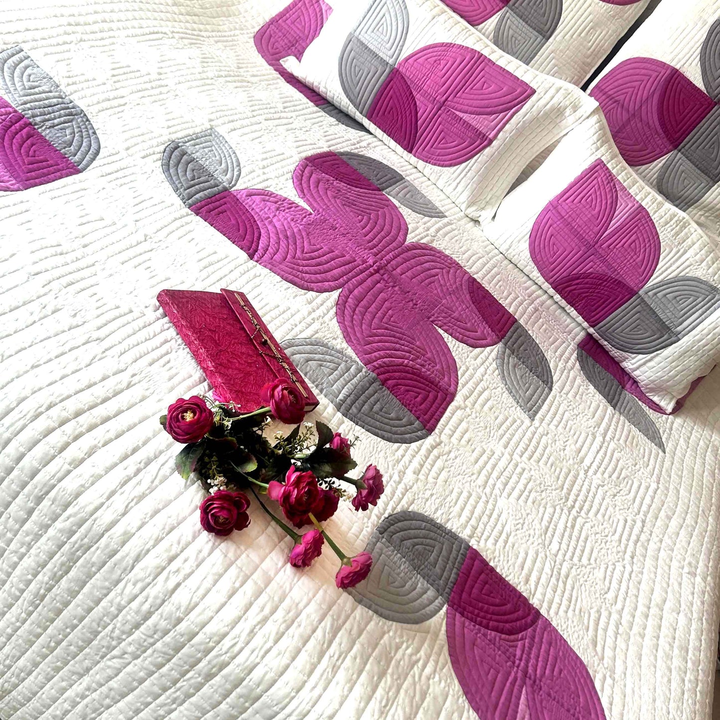 DELAINIE TULIPS OF KASHMIR PATCHWORK QUILTED BEDCOVER SET