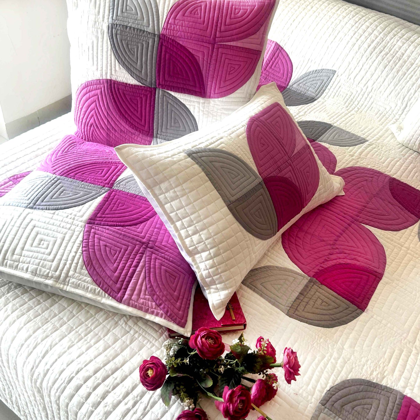 DELAINIE TULIPS OF KASHMIR PATCHWORK QUILTED BEDCOVER SET