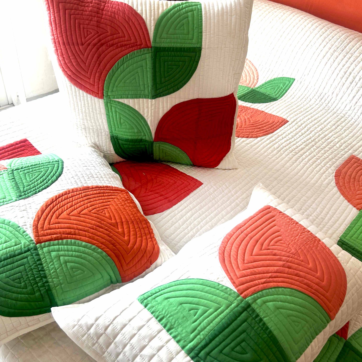 DARLENE TULIPS OF KASHMIR PATCHWORK QUILTED BEDCOVER SET