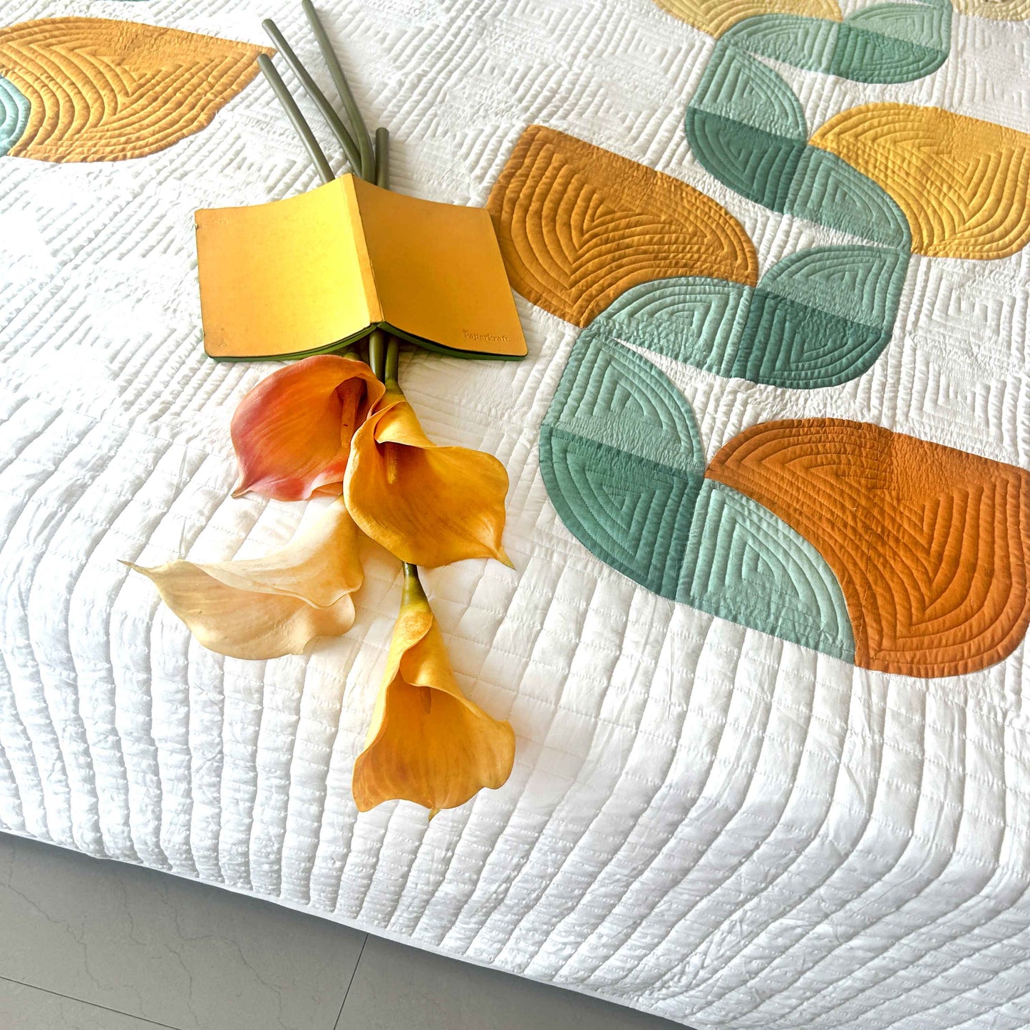 DAPHNE TULIPS OF KASHMIR PATCHWORK QUILTED BEDCOVER SET