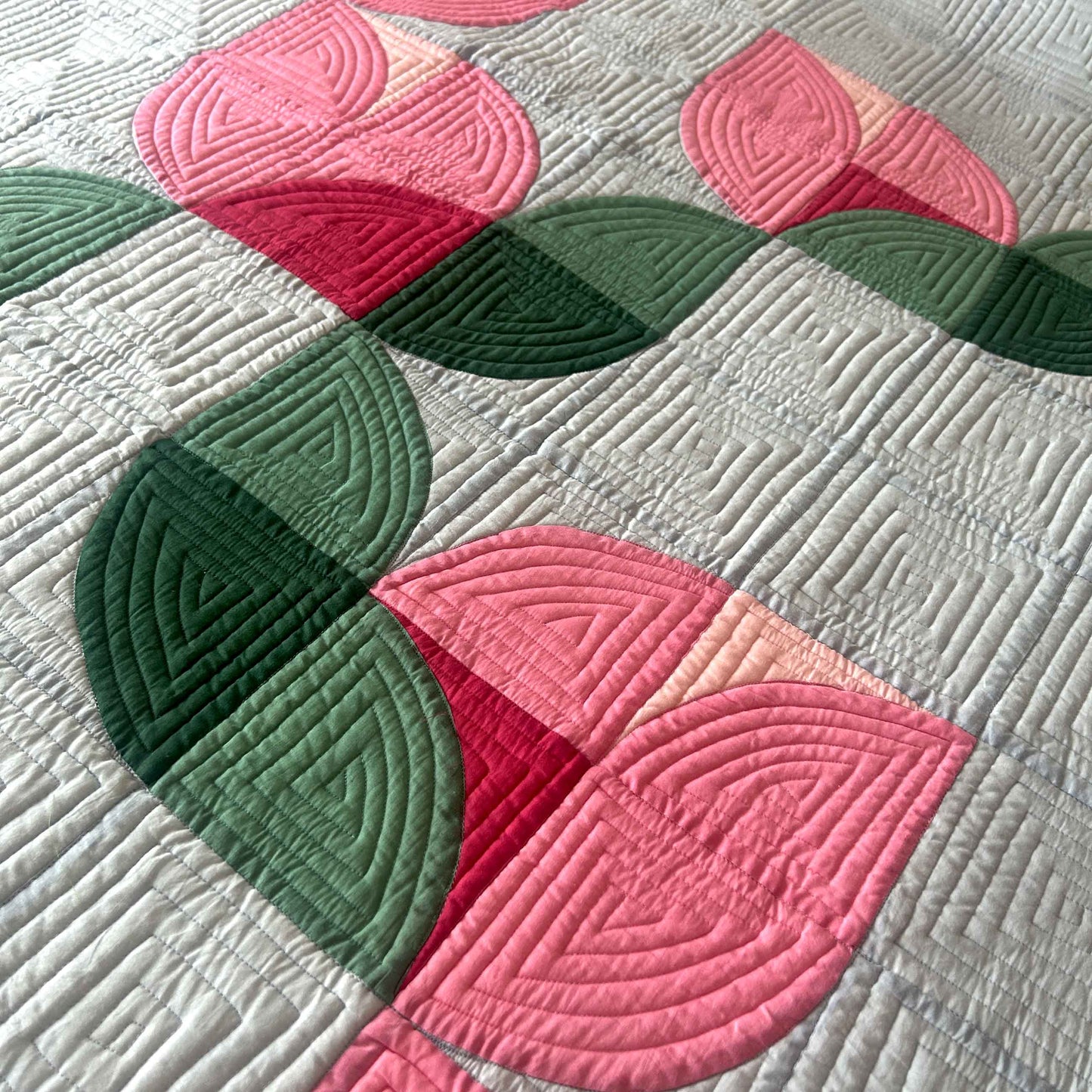 DONNELLY TULIPS OF KASHMIR PATCHWORK QUILTED BEDCOVER SET