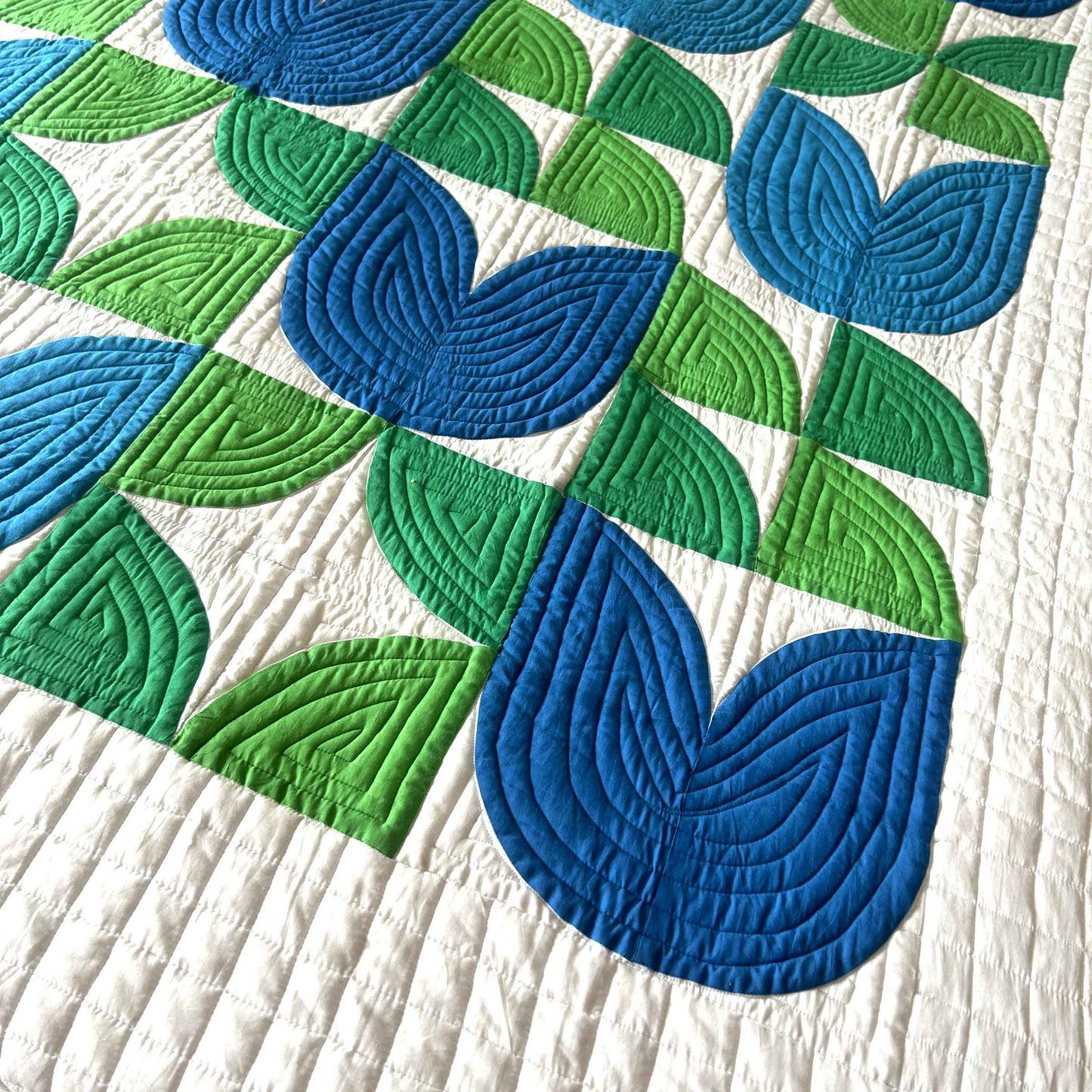 DORCIE TULIPS OF KASHMIR PATCHWORK QUILTED BEDCOVER SET