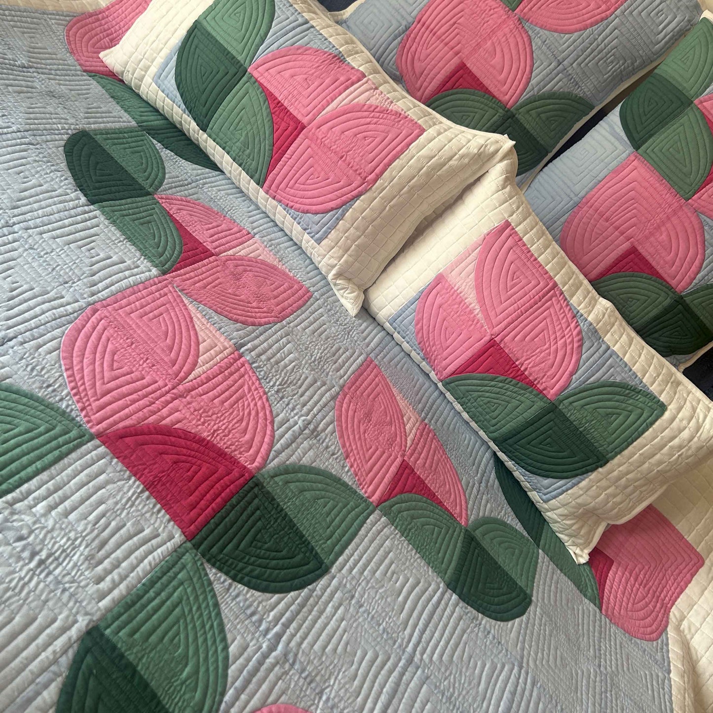 DONNELLY TULIPS OF KASHMIR PATCHWORK QUILTED BEDCOVER SET