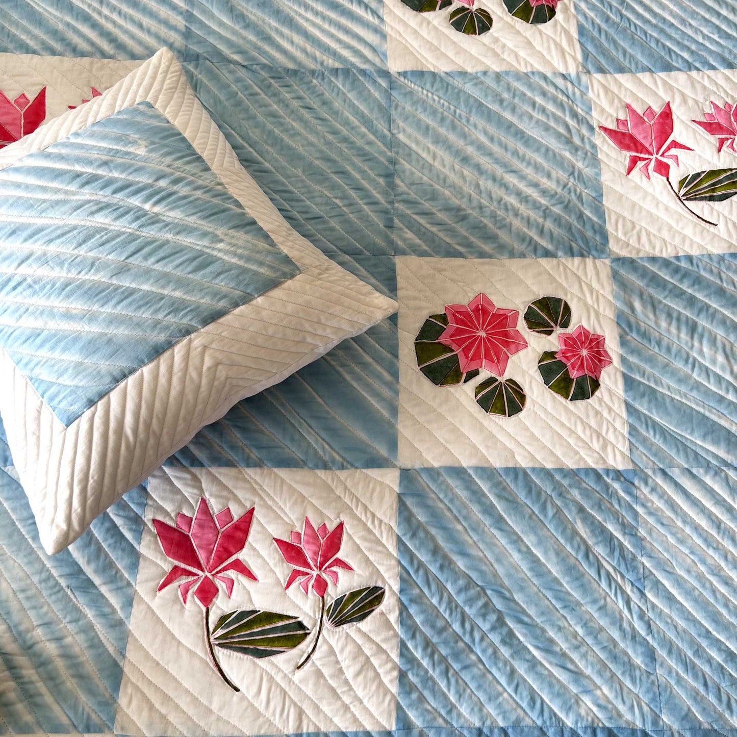 NICOLE HELLO NEW YORK PATCHWORK QUILTED BEDCOVER SET