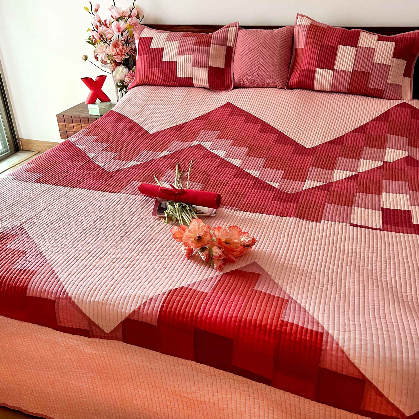 ROBBIE ROCKY MOUNTAIN BURGUNDY PATCHWORK QUILTED BEDCOVER SET