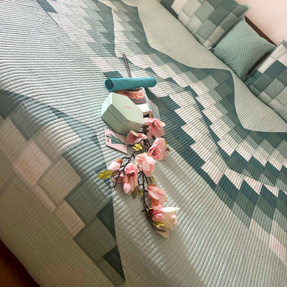 RHETT GREEN MOUNTAIN PATCHWORK QUILTED BEDCOVER SET