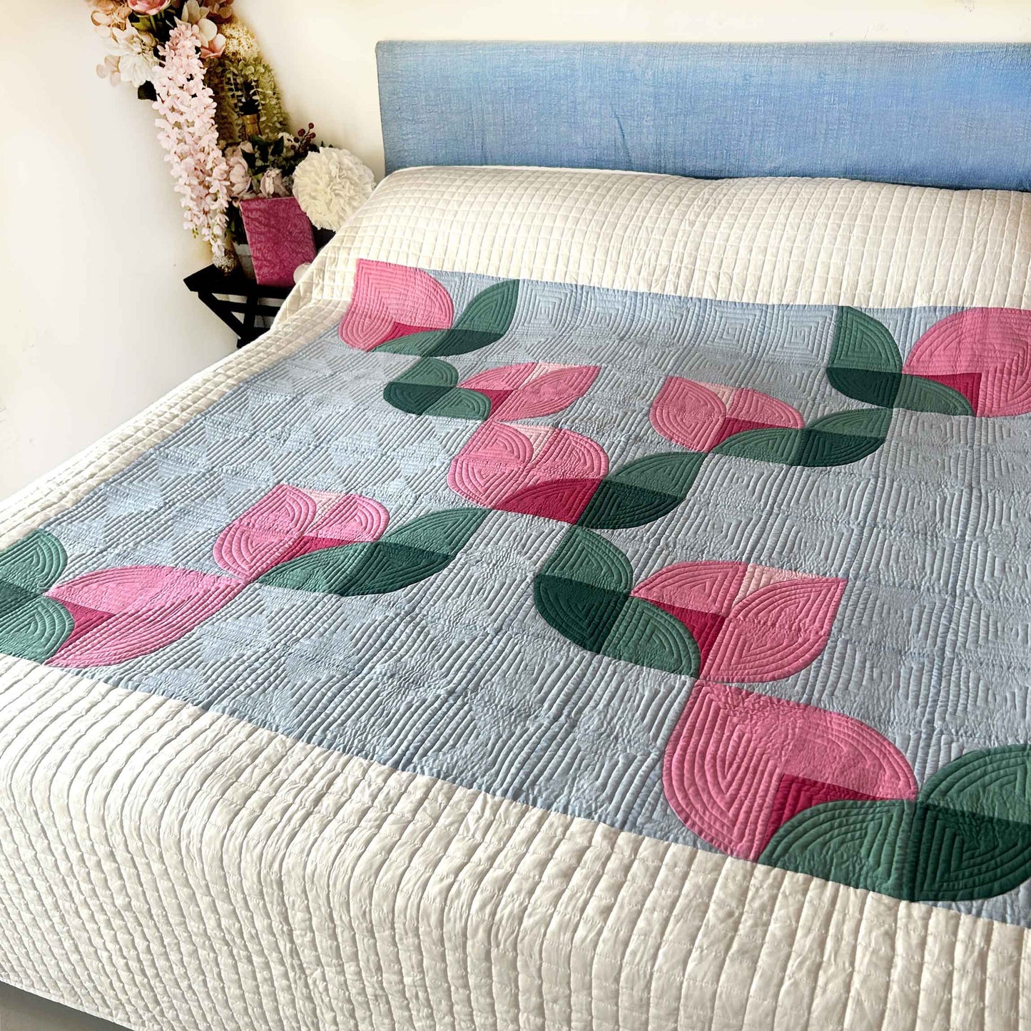 DONNELLY TULIPS OF KASHMIR PATCHWORK QUILTED BEDCOVER SET