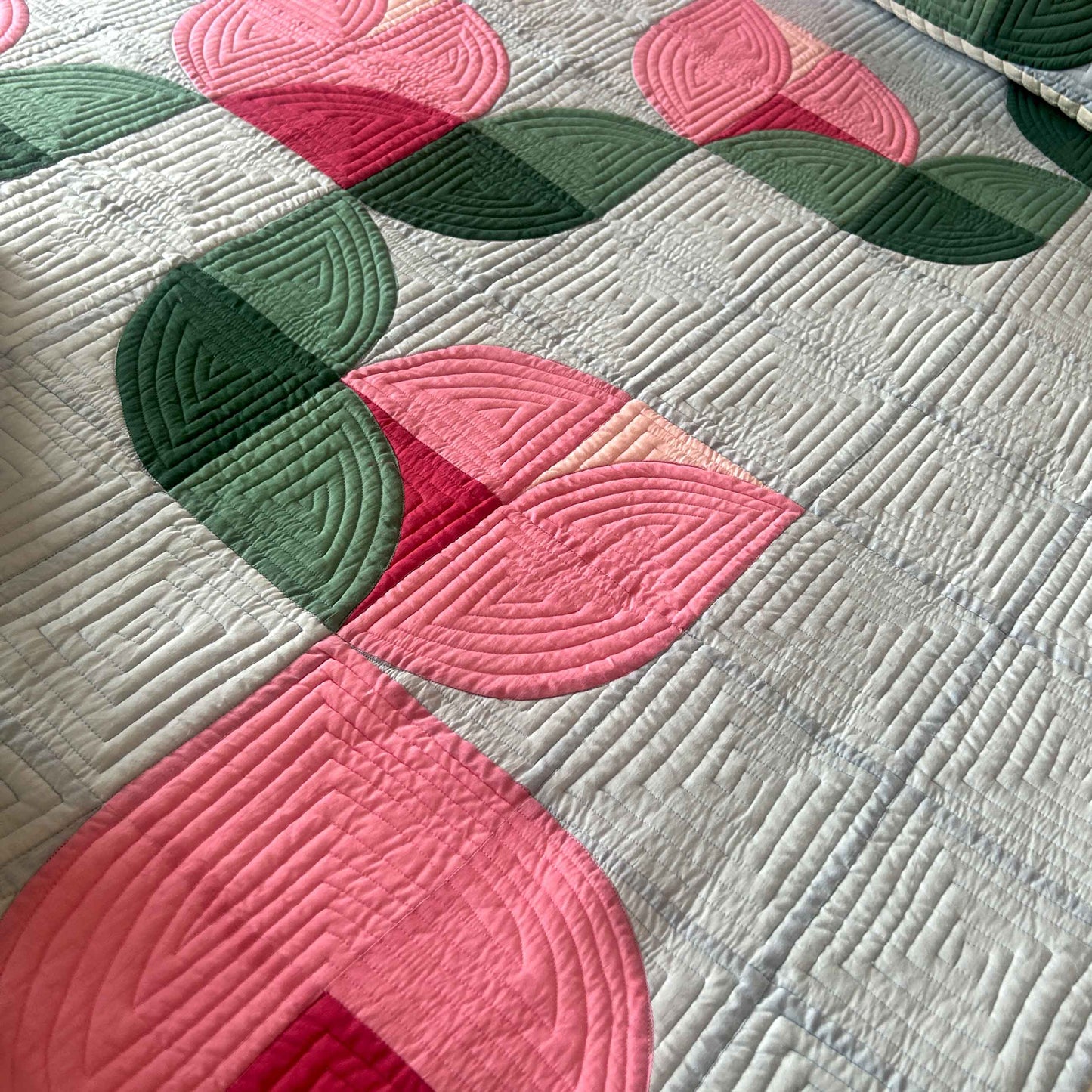 DONNELLY TULIPS OF KASHMIR PATCHWORK QUILTED BEDCOVER SET